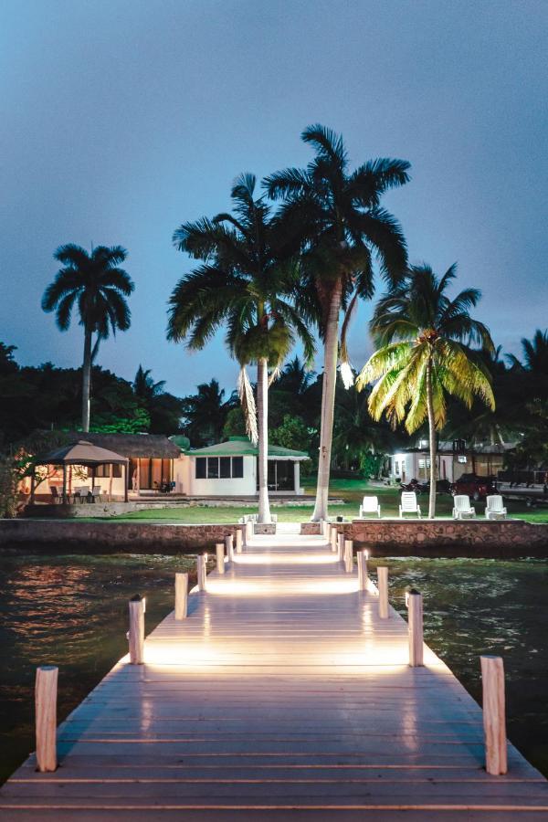 Royal Palm Bacalar Cabanas & Lagoon Club Buitenkant foto